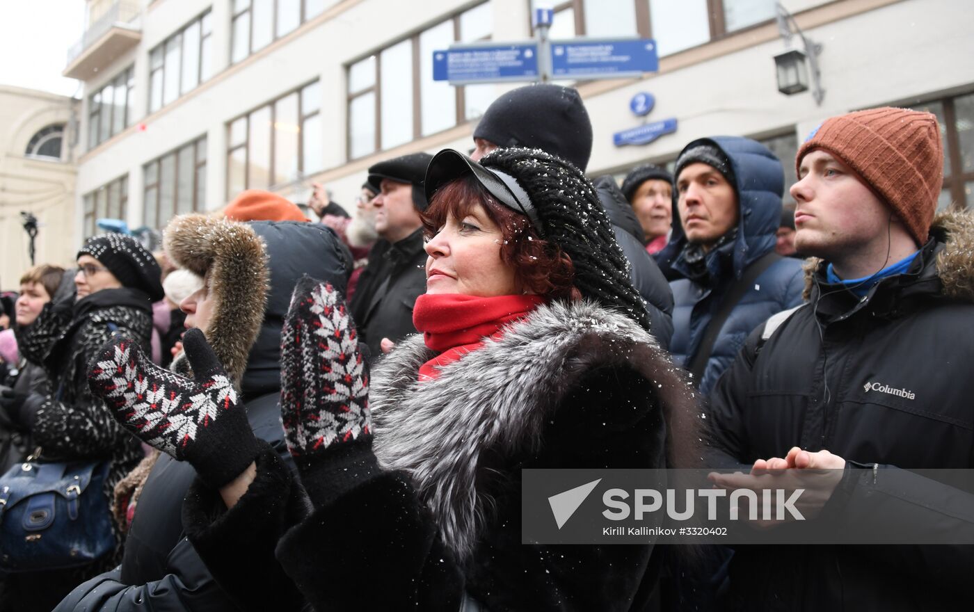 Paying last respects to actor Oleg Tabakov