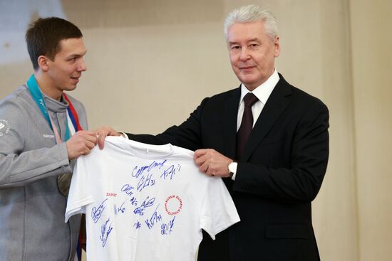 Moscow mayor Sobyanin presents awards to 2018 Olympians