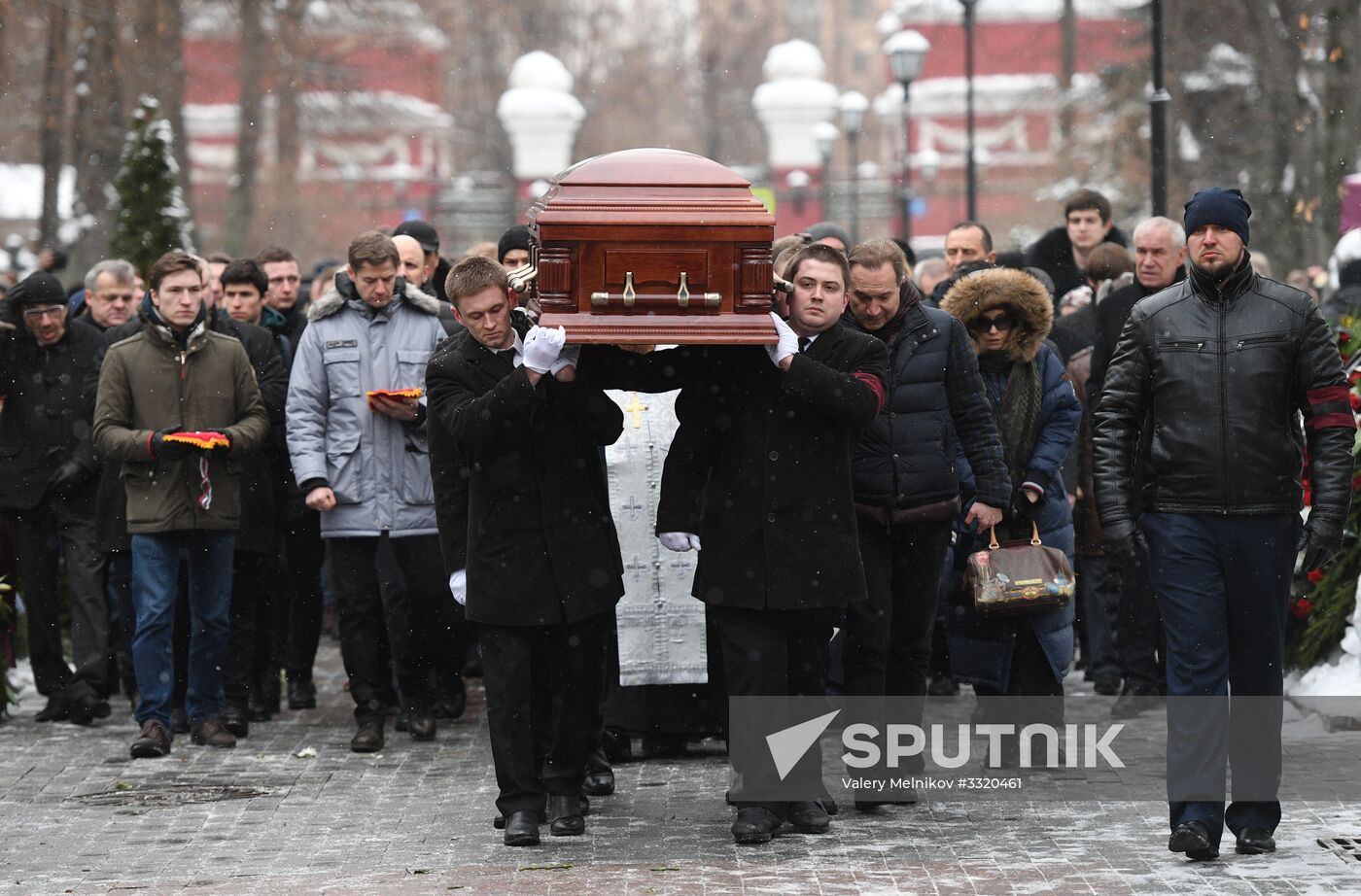 Paying last respects to actor Oleg Tabakov