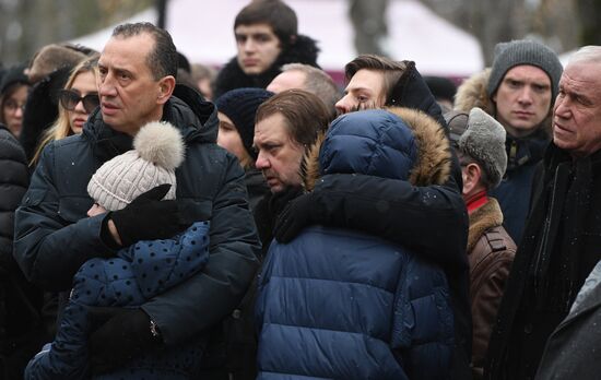 Paying last respects to actor Oleg Tabakov