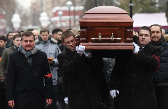 Paying last respects to actor Oleg Tabakov