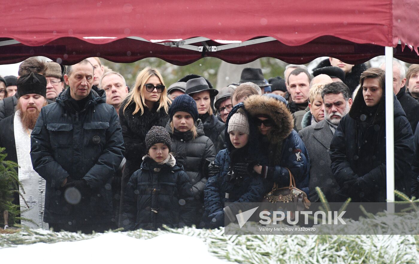 Paying last respects to actor Oleg Tabakov