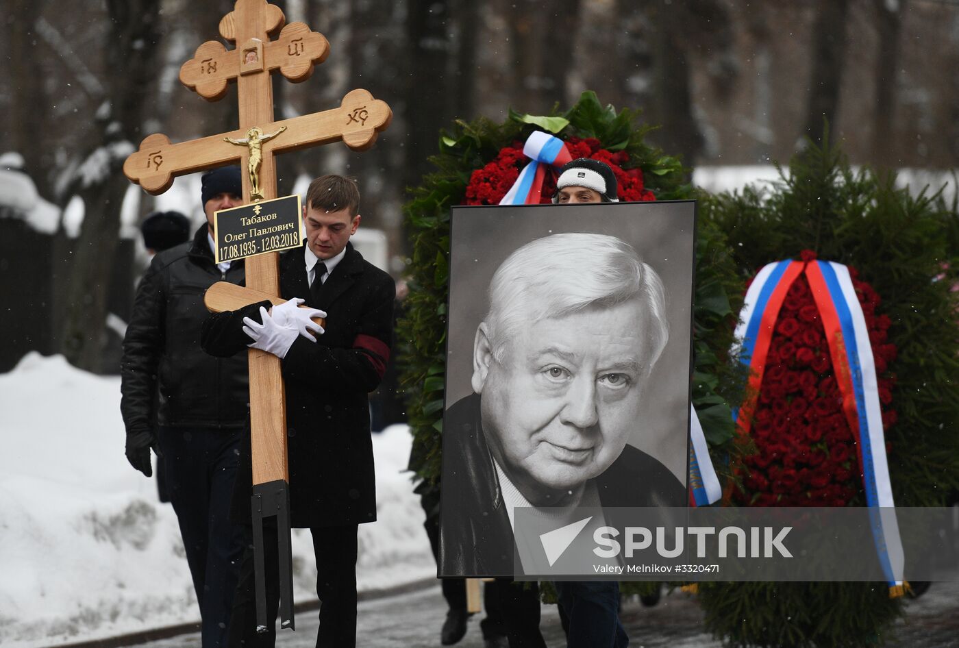 Paying last respects to actor Oleg Tabakov