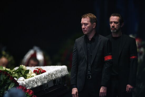 Paying last respects to actor Oleg Tabakov