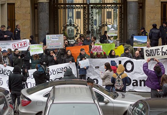 Protest in Tbilisi against new hydro power stations construction