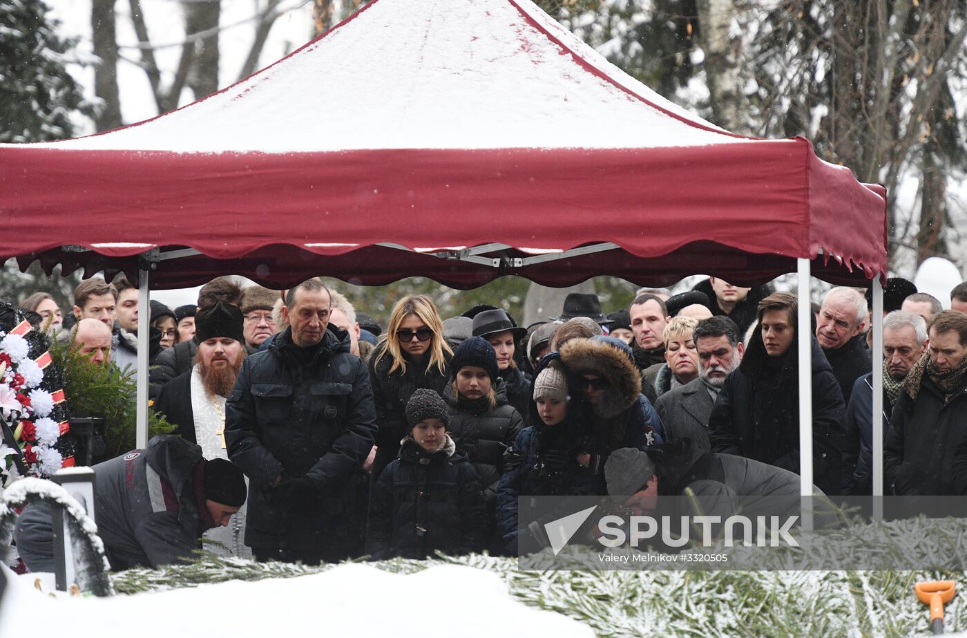 Paying last respects to actor Oleg Tabakov