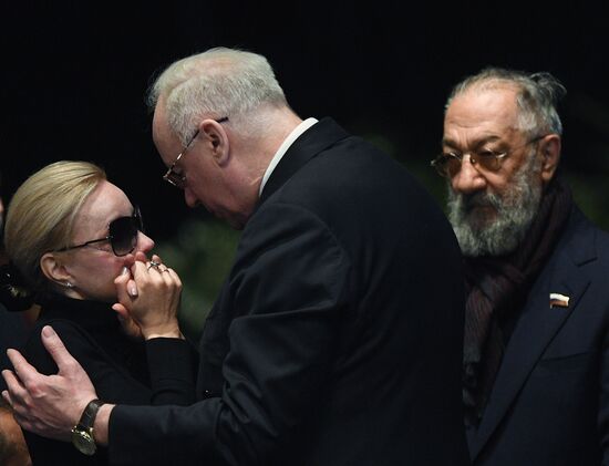 Paying last respects to actor Oleg Tabakov