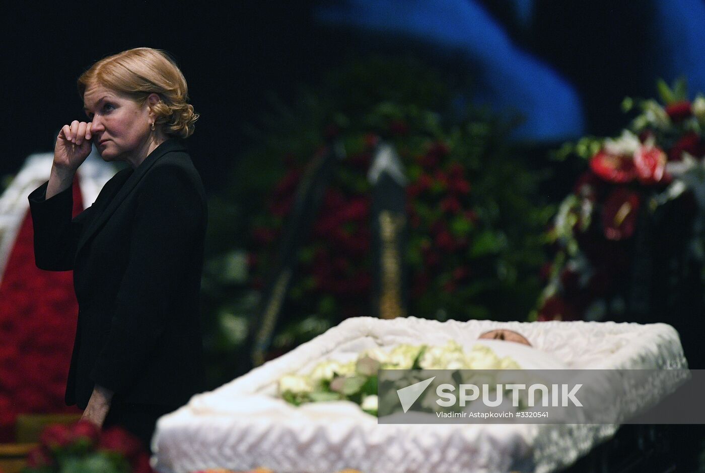 Paying last respects to actor Oleg Tabakov