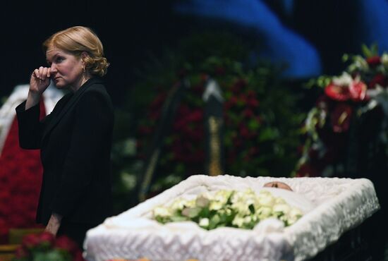 Paying last respects to actor Oleg Tabakov