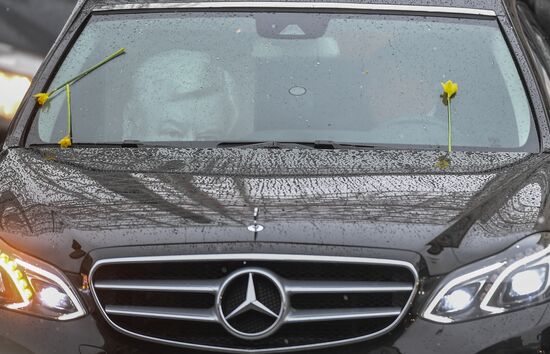 Paying last respects to actor Oleg Tabakov