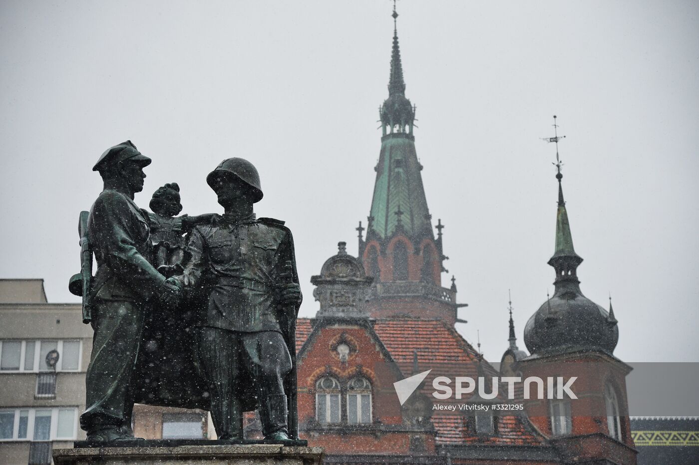 Monuments to Soviet soldiers in Poland