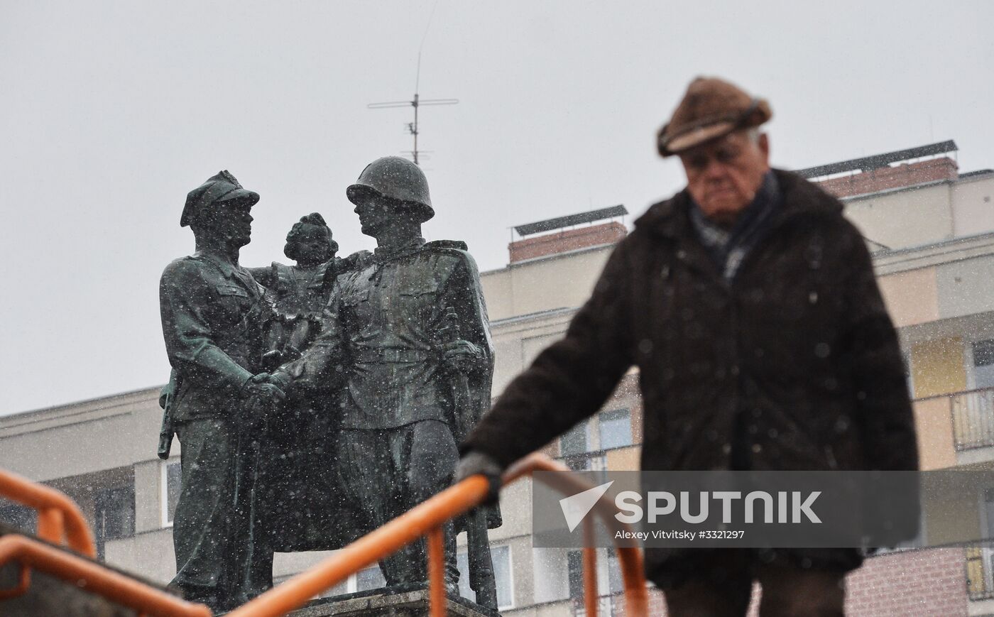 Monuments to Soviet soldiers in Poland