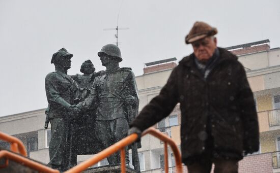 Monuments to Soviet soldiers in Poland