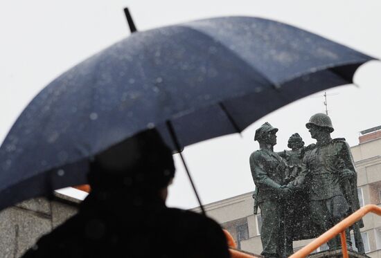 Monuments to Soviet soldiers in Poland
