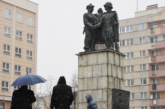 Monuments to Soviet soldiers in Poland