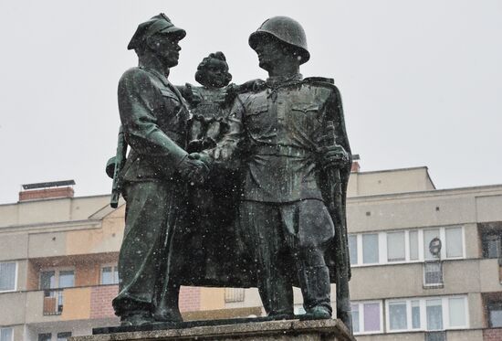 Monuments to Soviet soldiers in Poland