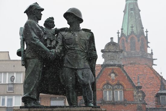 Monuments to Soviet soldiers in Poland