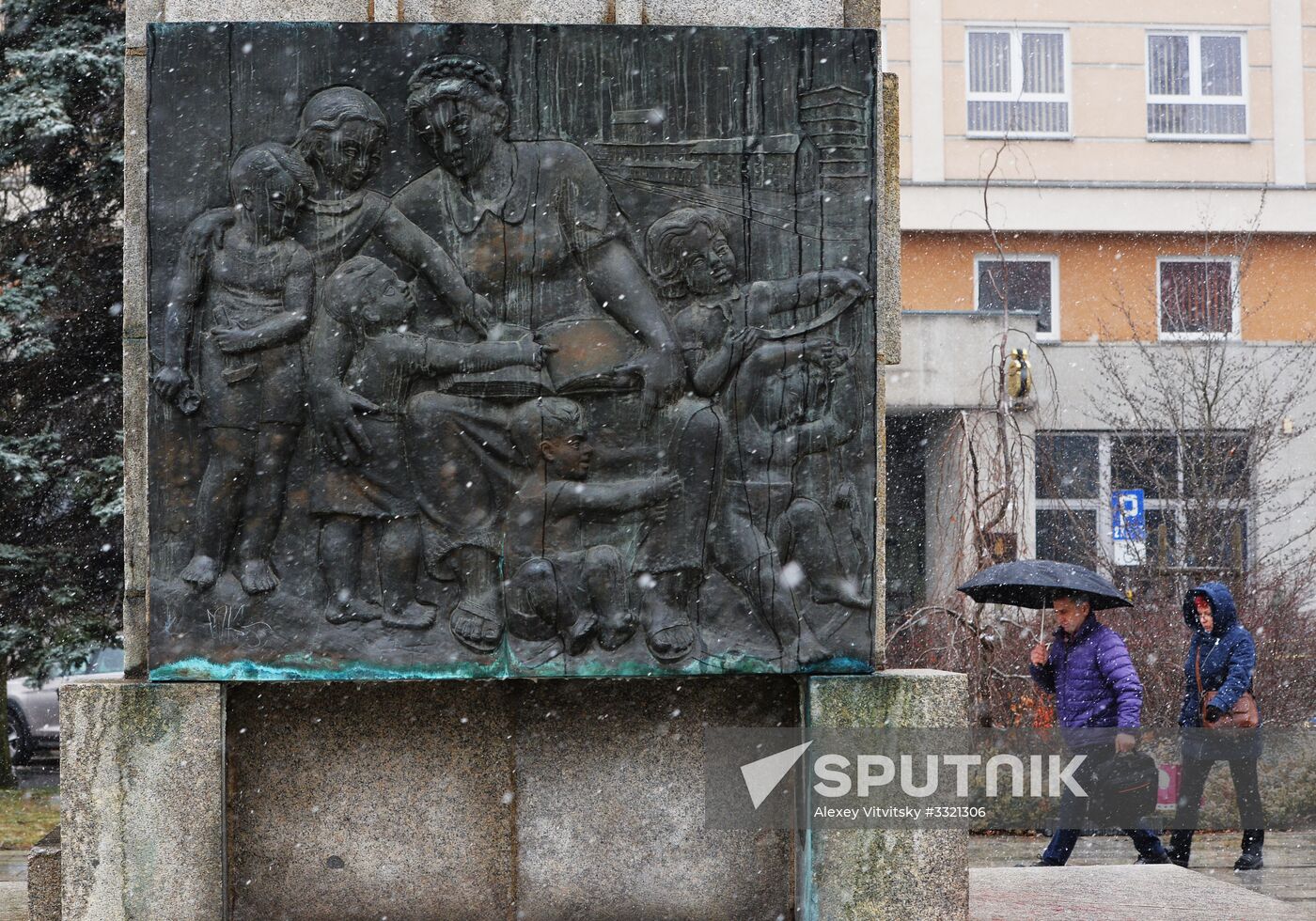 Monuments to Soviet soldiers in Poland