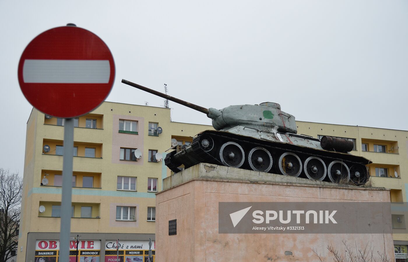 Monuments to Soviet soldiers in Poland
