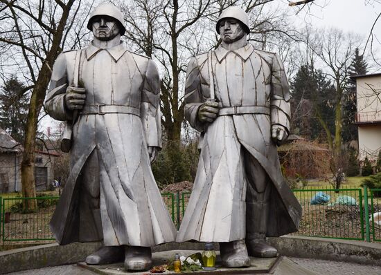 Monuments to Soviet soldiers in Poland