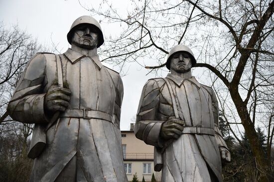 Monuments to Soviet soldiers in Poland
