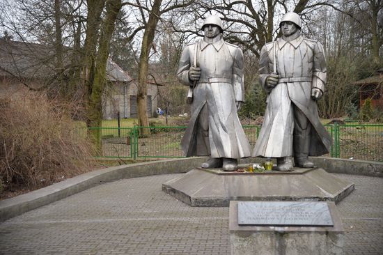 Monuments to Soviet soldiers in Poland