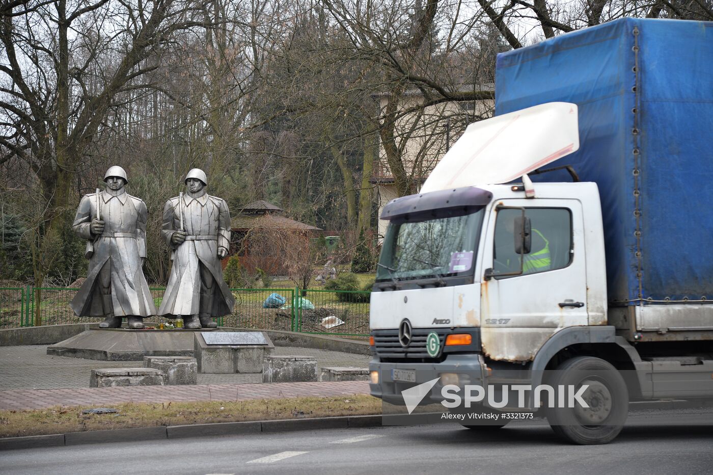 Monuments to Soviet soldiers in Poland