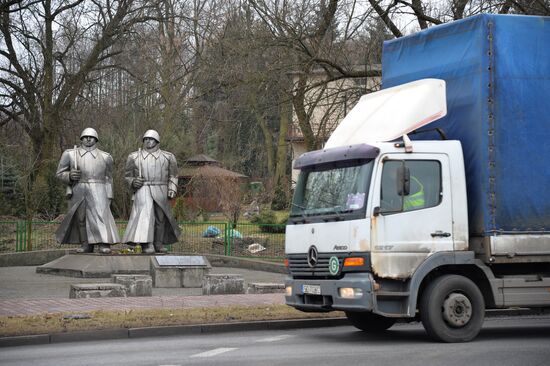 Monuments to Soviet soldiers in Poland