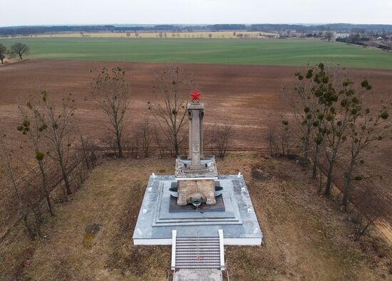Monuments to Soviet soldiers in Poland
