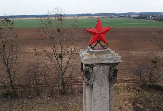 Monuments to Soviet soldiers in Poland