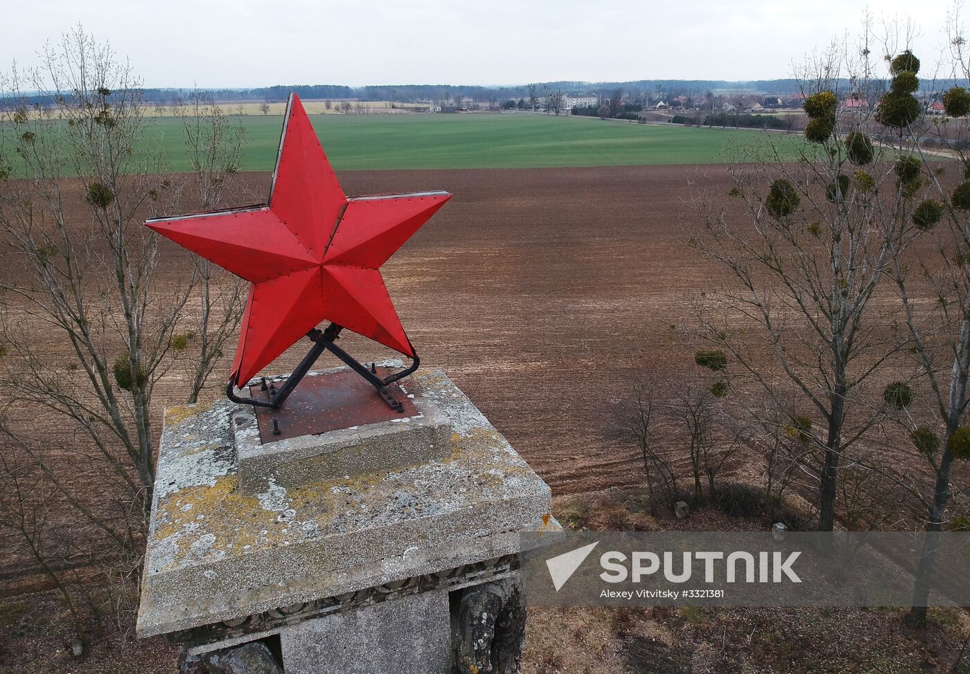 Monuments to Soviet soldiers in Poland