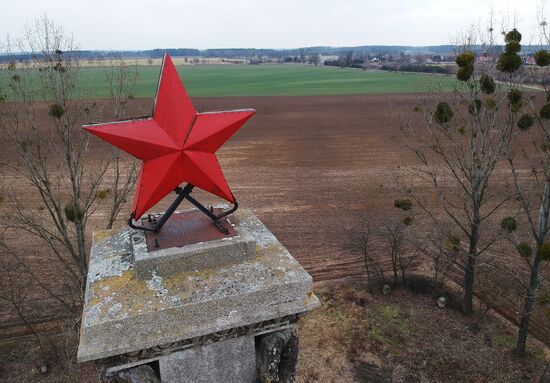 Monuments to Soviet soldiers in Poland