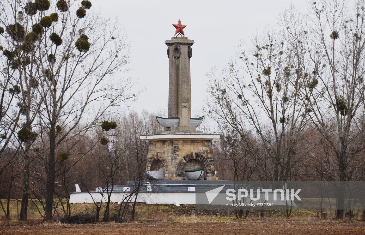 Monuments to Soviet soldiers in Poland