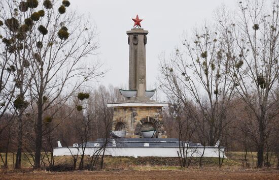 Monuments to Soviet soldiers in Poland