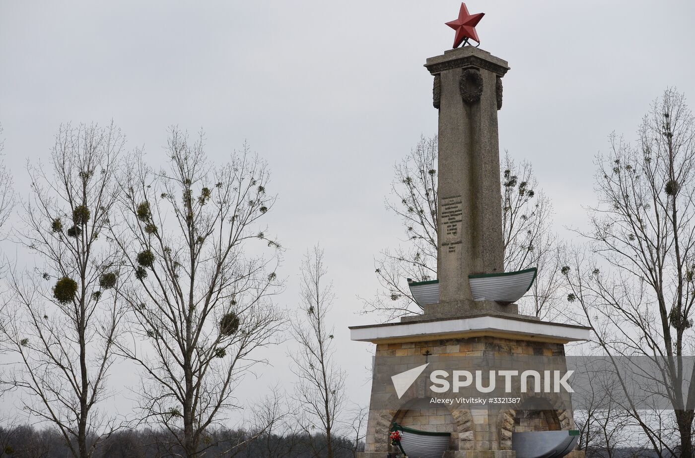 Monuments to Soviet soldiers in Poland