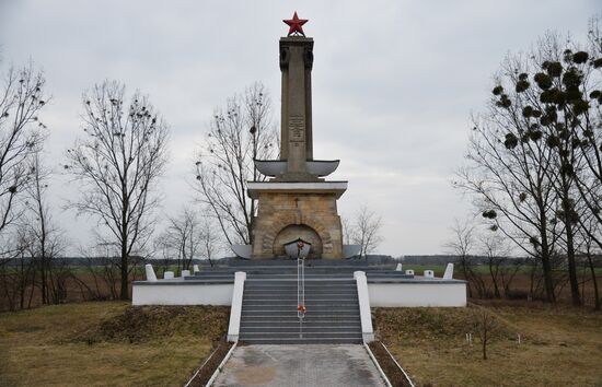 Monuments to Soviet soldiers in Poland