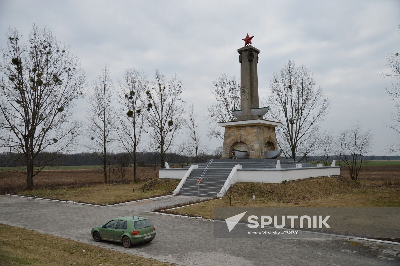 Monuments to Soviet soldiers in Poland