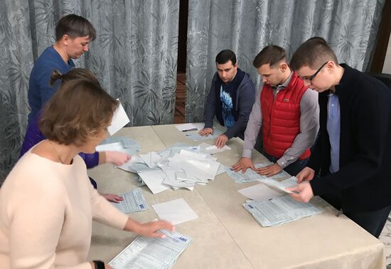 Voting in Russian presidential election in Damascus
