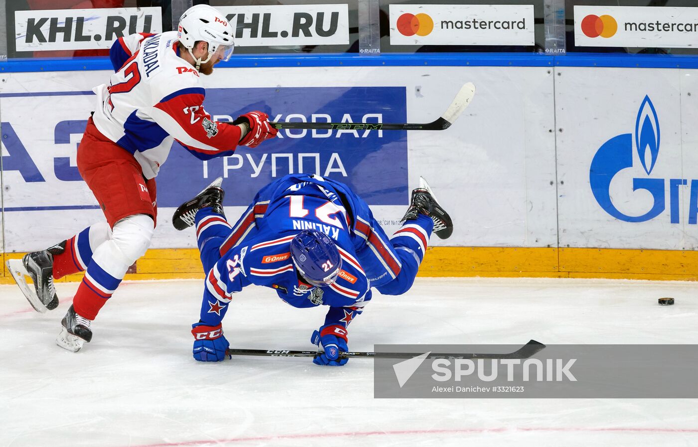 Ice hockey. Kontinental Hockey League. SKA vs. Lokomotiv