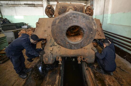 Sherman tank restored in Leningrad region