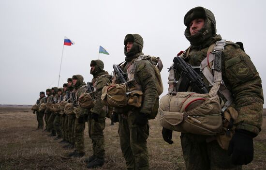 Airborne troops hold drill in Krasnodar Territory