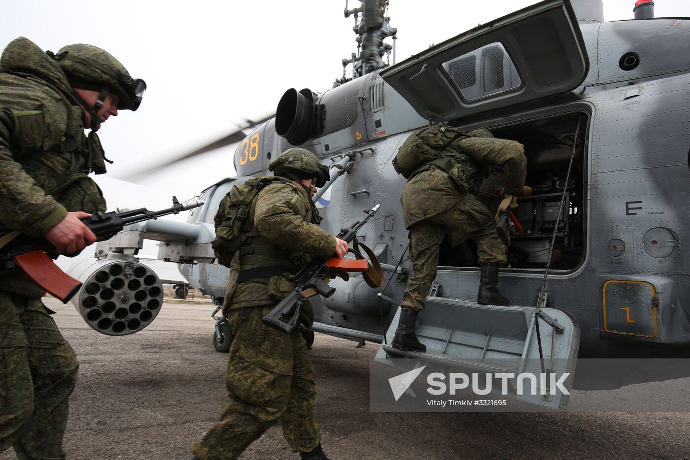 Airborne troops hold drill in Krasnodar Territory