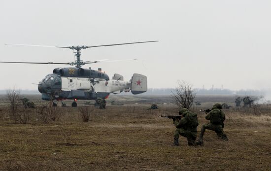 Airborne troops hold drill in Krasnodar Territory