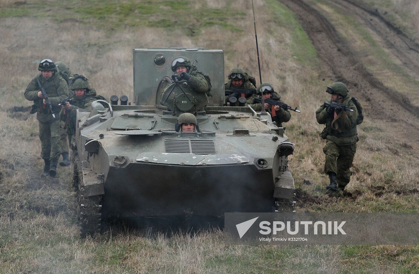 Airborne troops hold drill in Krasnodar Territory