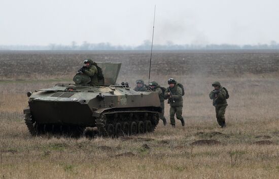 Airborne troops hold drill in Krasnodar Territory