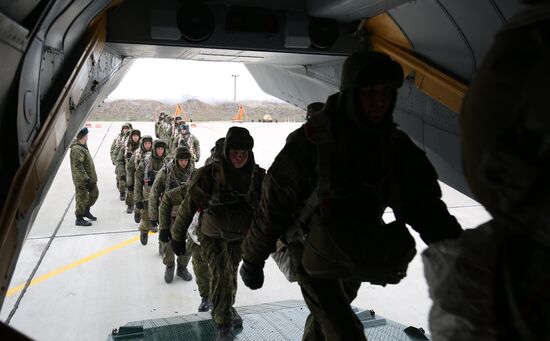 Airborne troops hold drill in Krasnodar Territory