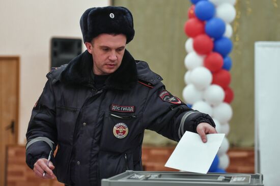 Voting in Russian presidential election abroad