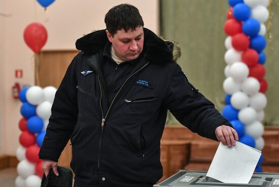 Voting in Russian presidential election abroad