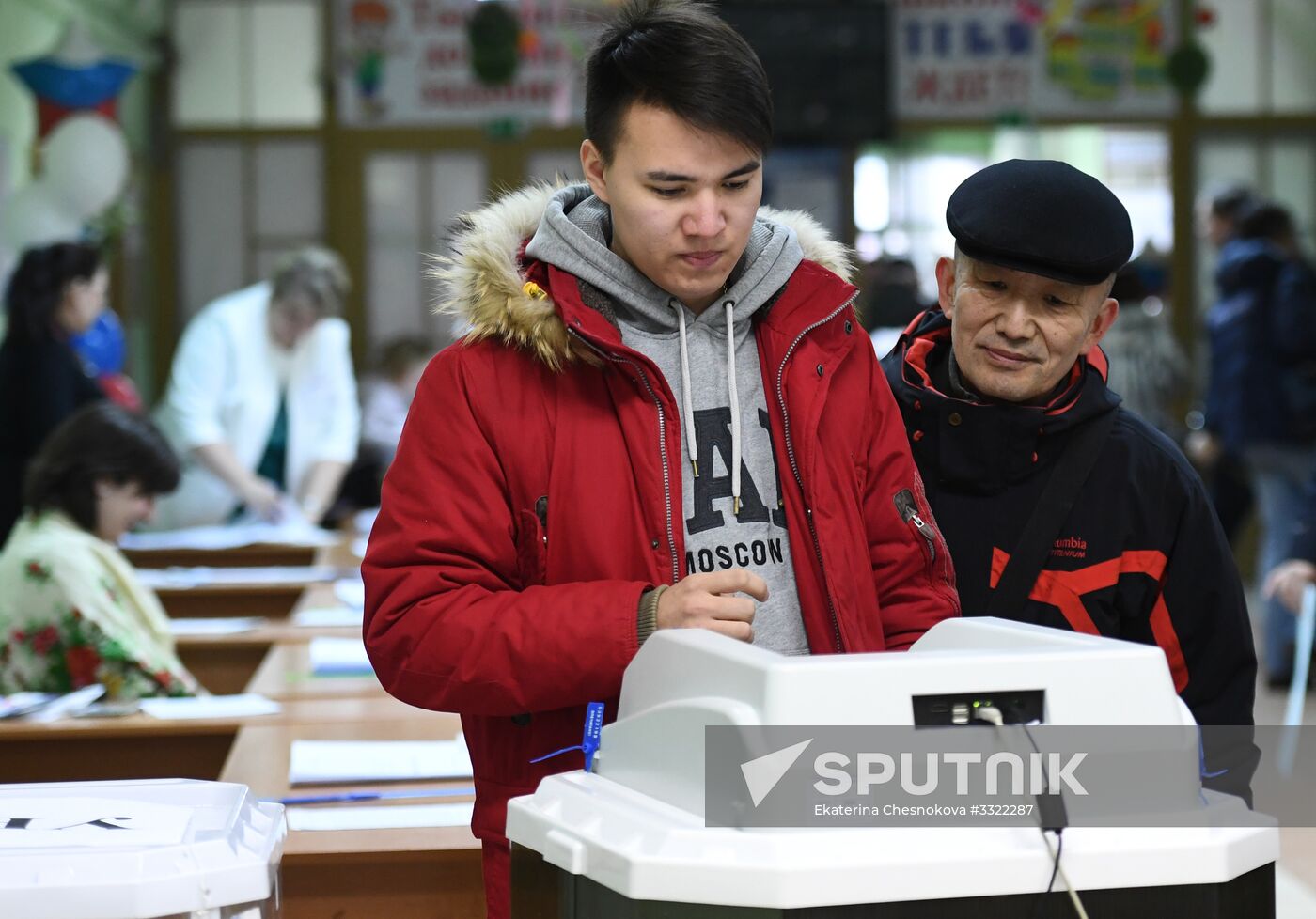 Russian presidential candidates cast their votes