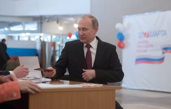 Vladimir Putin votes at Russian presidential elections